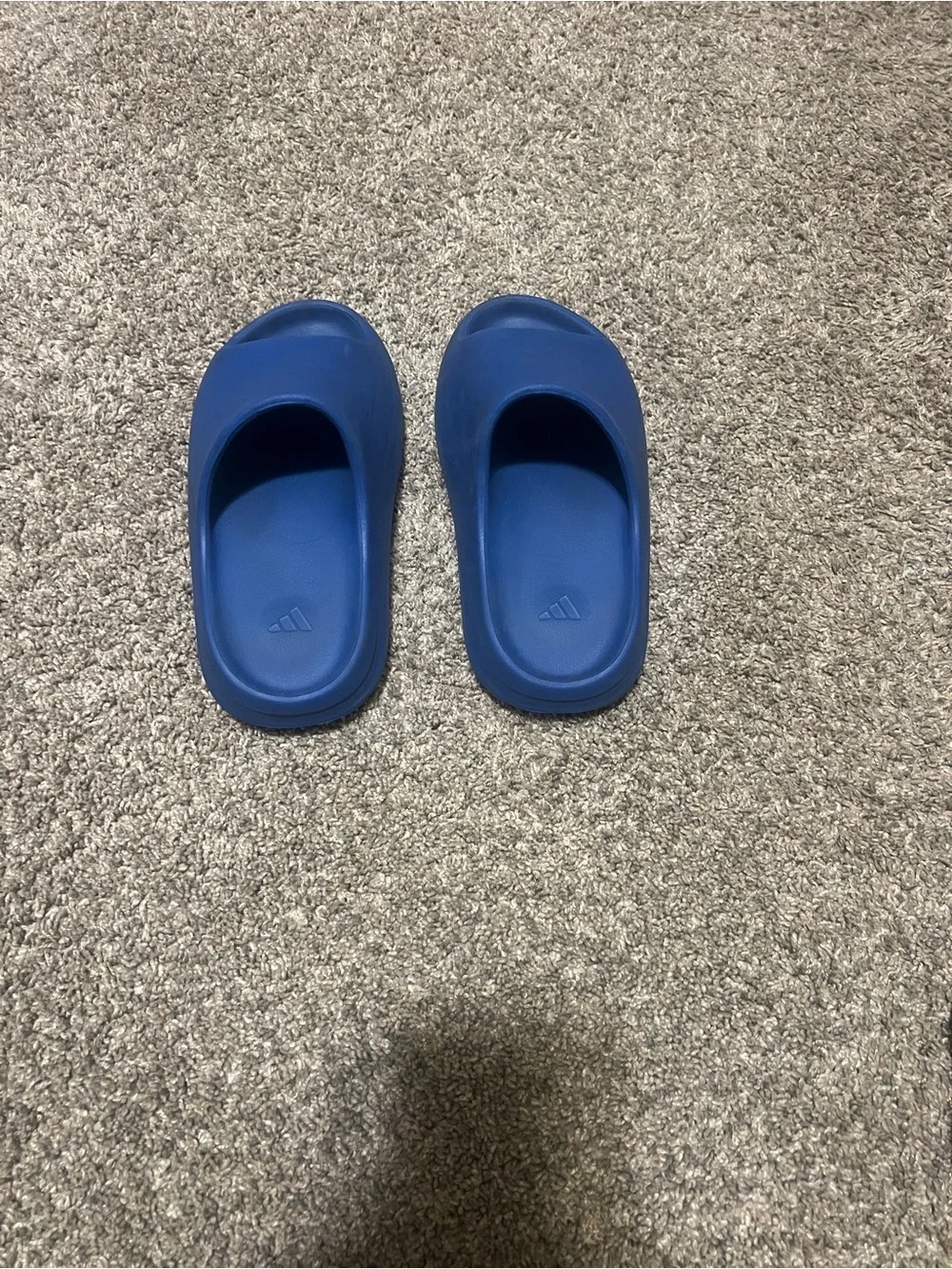 Yeezy adidas Kids Royal Blue Azure Slides Sandals size 5 worn a couple of times